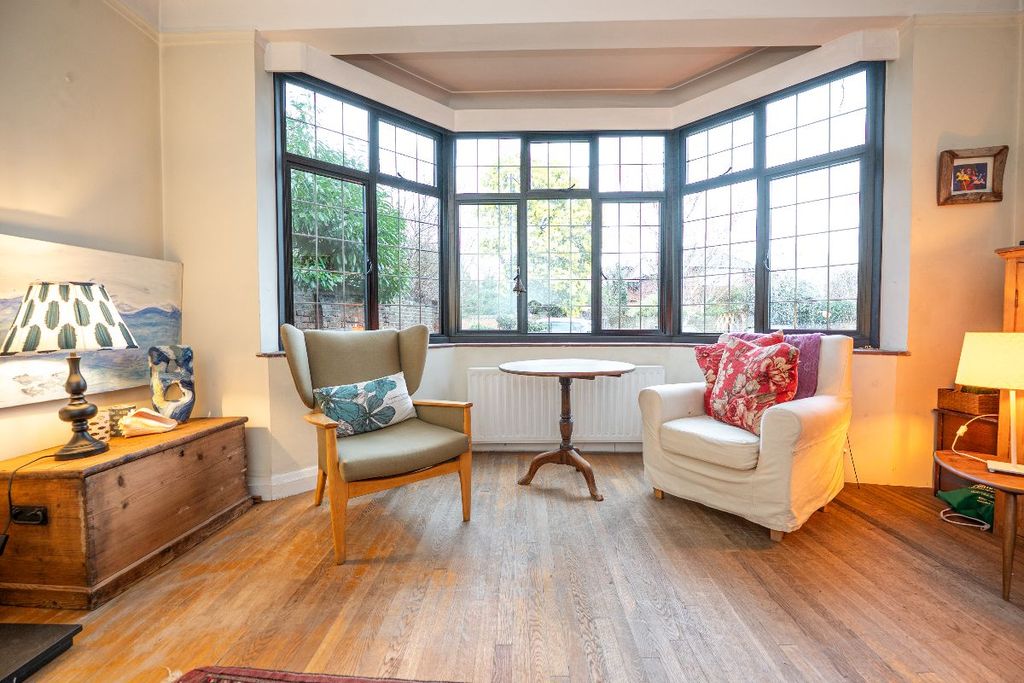 Property photo 3 of 37