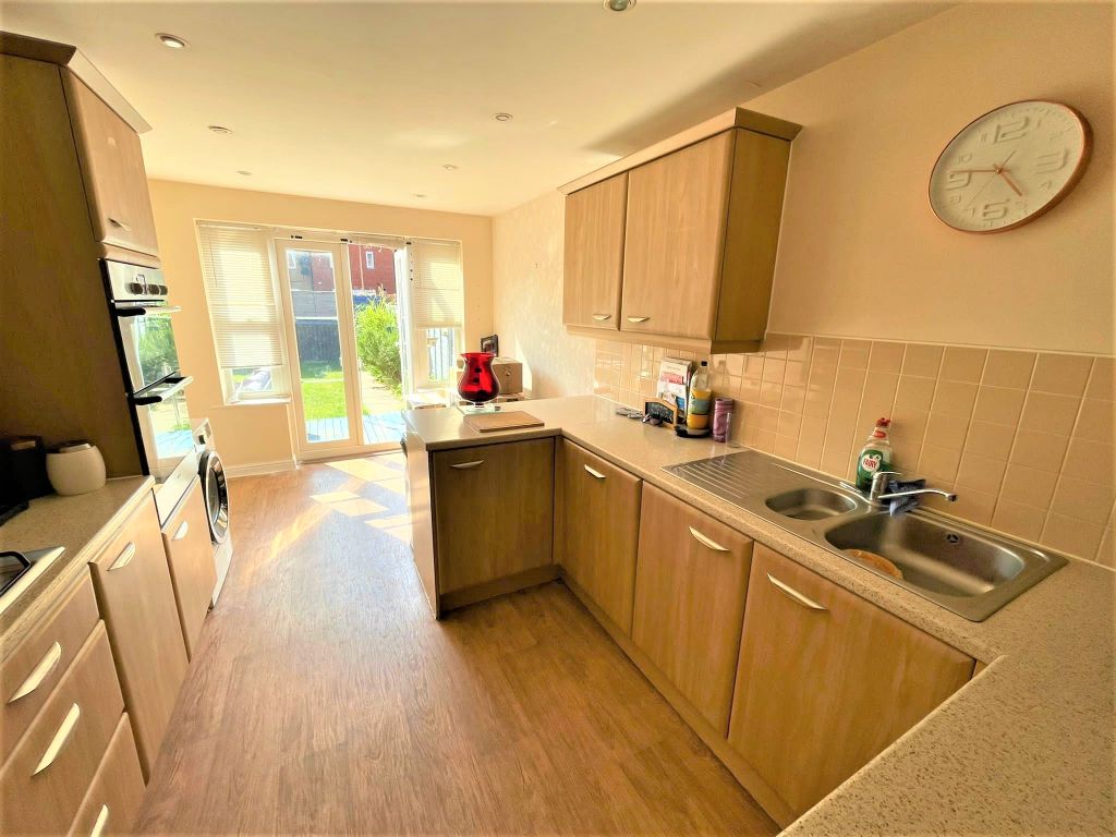 Property photo 3 of 13 Kitchen