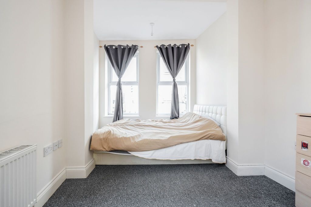Property photo 1 of 27