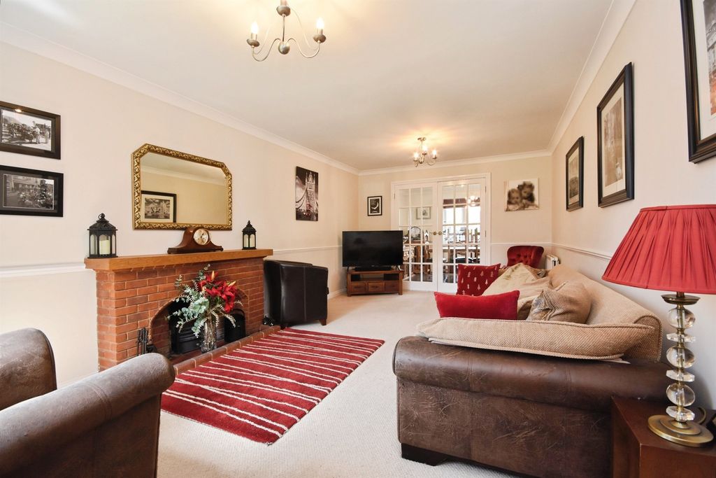 Property photo 2 of 20