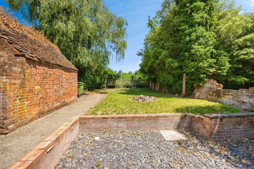 Property photo 3 of 14 Photo