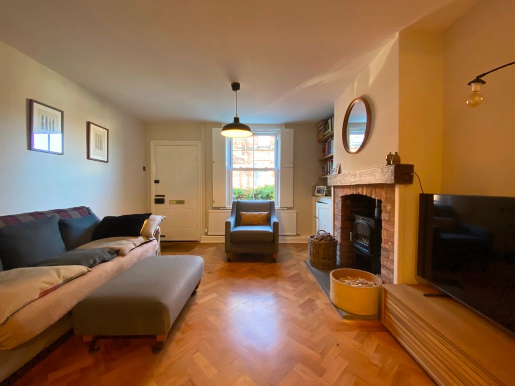 Property photo 2 of 25