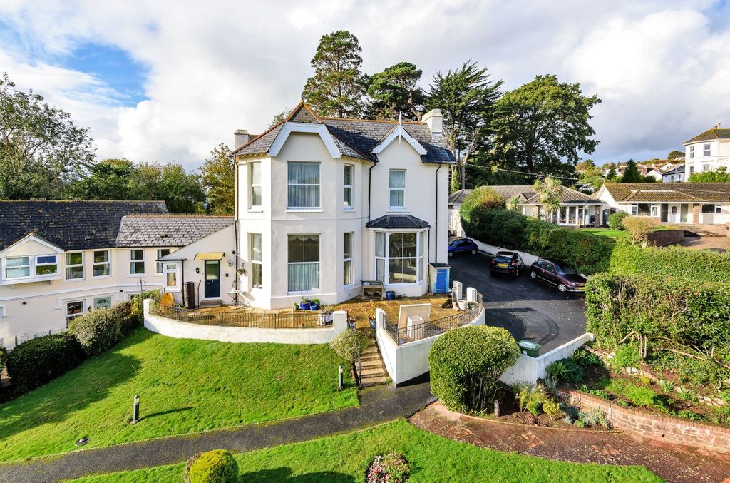 Property photo 1 of 15 Front