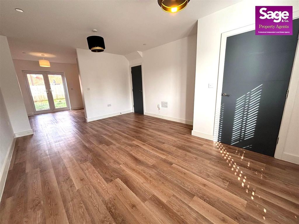 Property photo 3 of 28