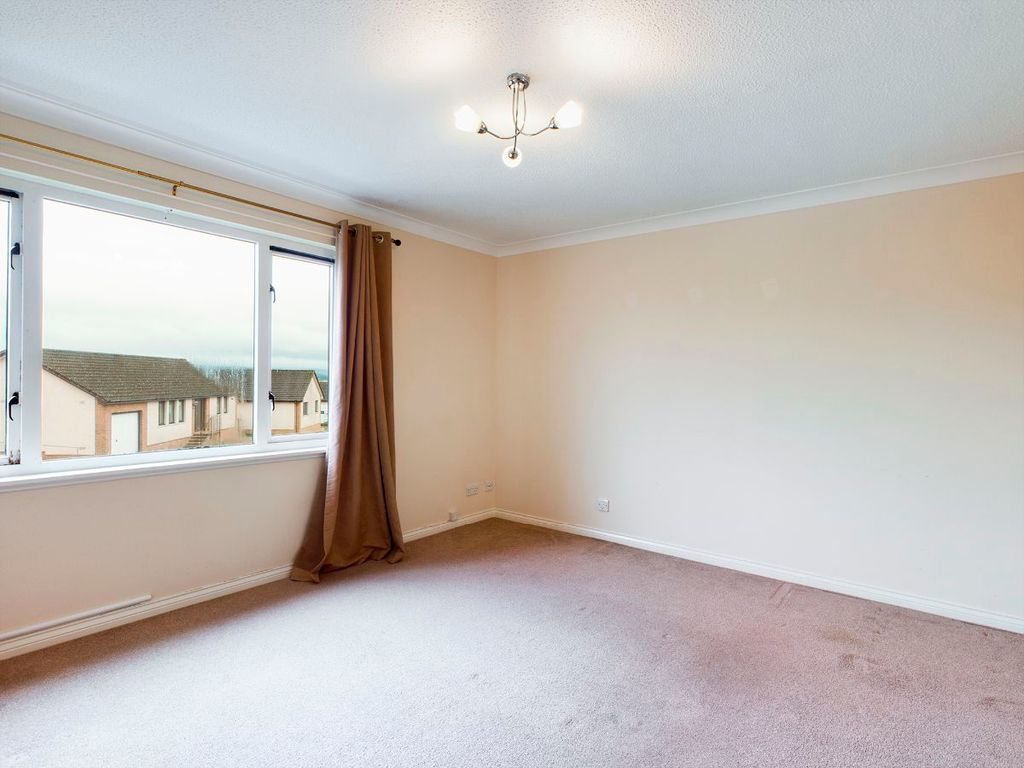 Property photo 3 of 9 Living Room