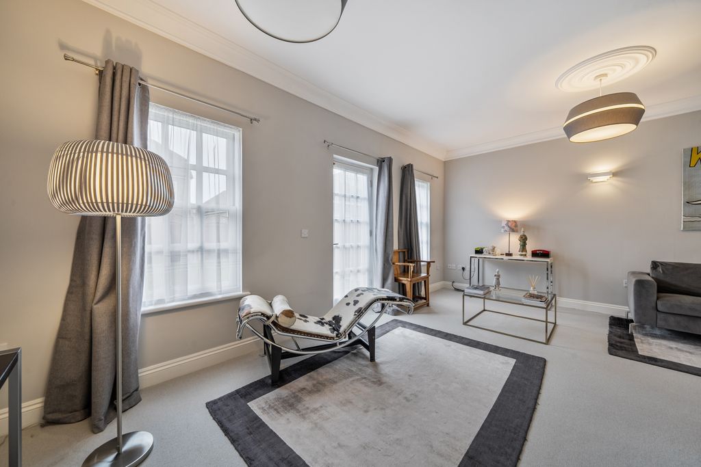 Property photo 3 of 26 1401953-38-6989d699044F1