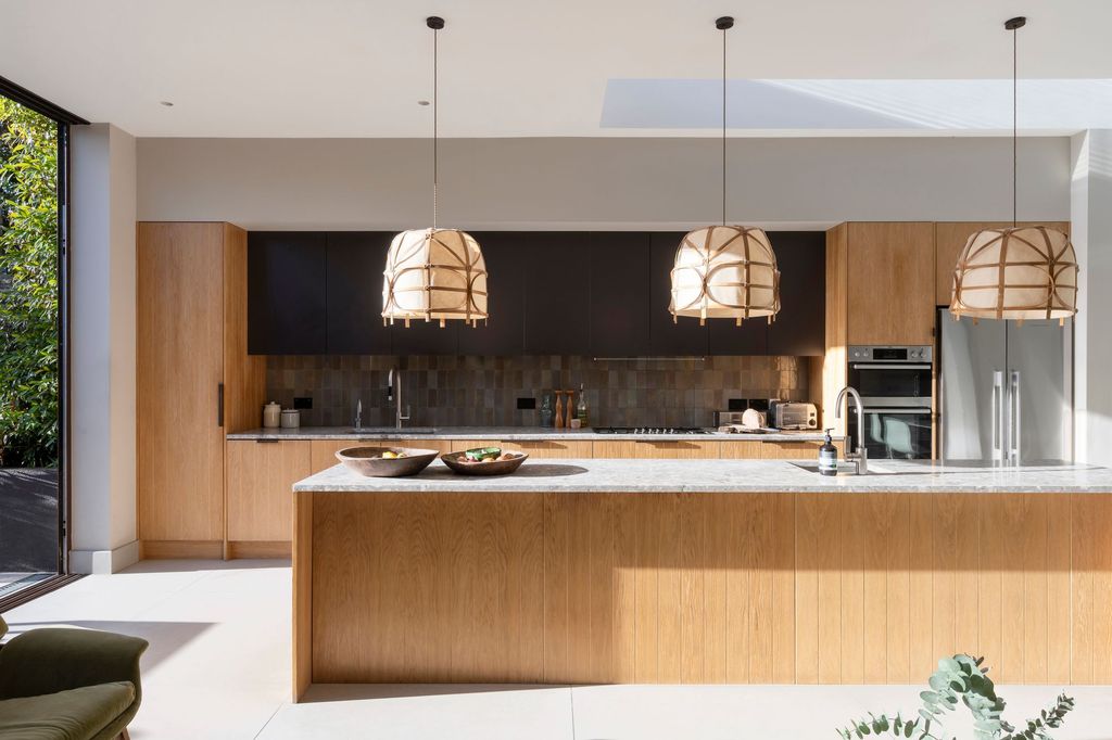 Property photo 1 of 27