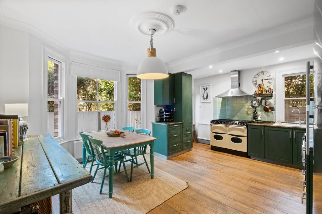 Property photo 1 of 10 Kitchen/Dining