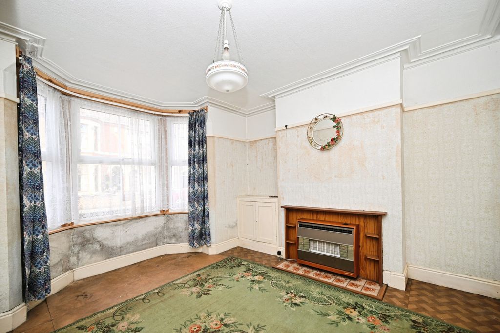 Property photo 3 of 21