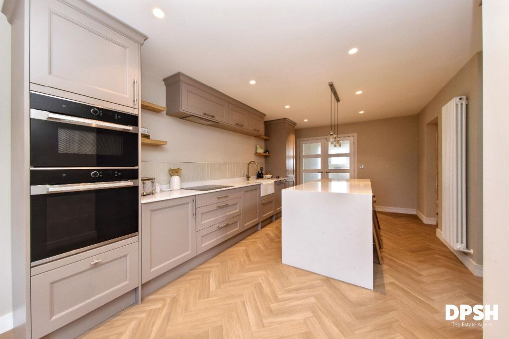 Property photo 3 of 26