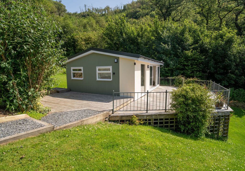 Property photo 1 of 37