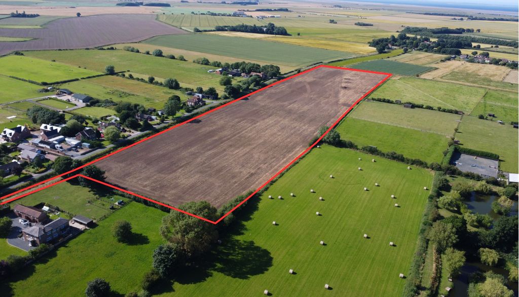 Property photo 1 of 8 North Somercotes