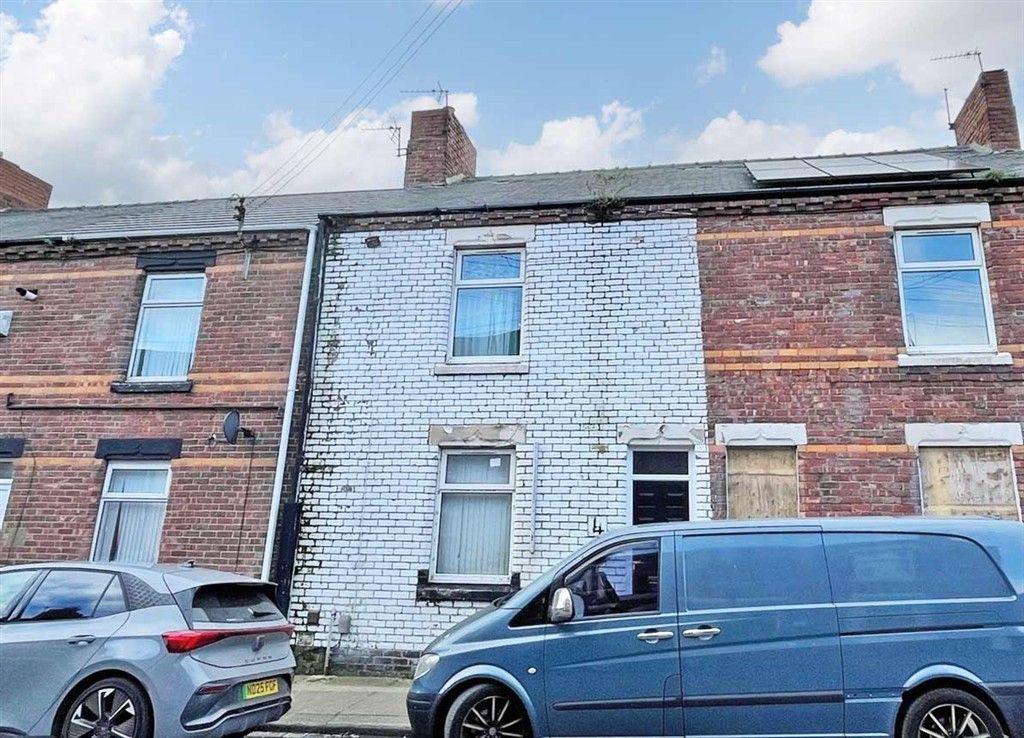 Property photo 1 of 8