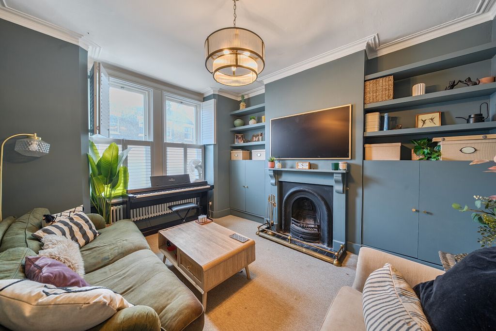 Property photo 2 of 15 1524466-12-1A0Cdc...