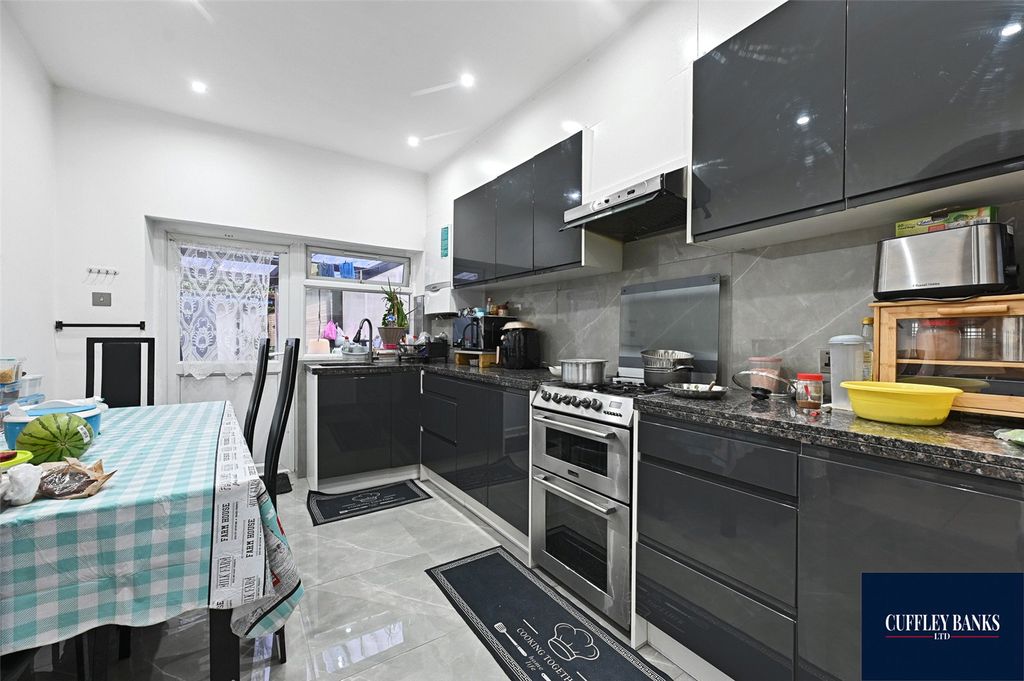 Property photo 2 of 9 Picture No. 04