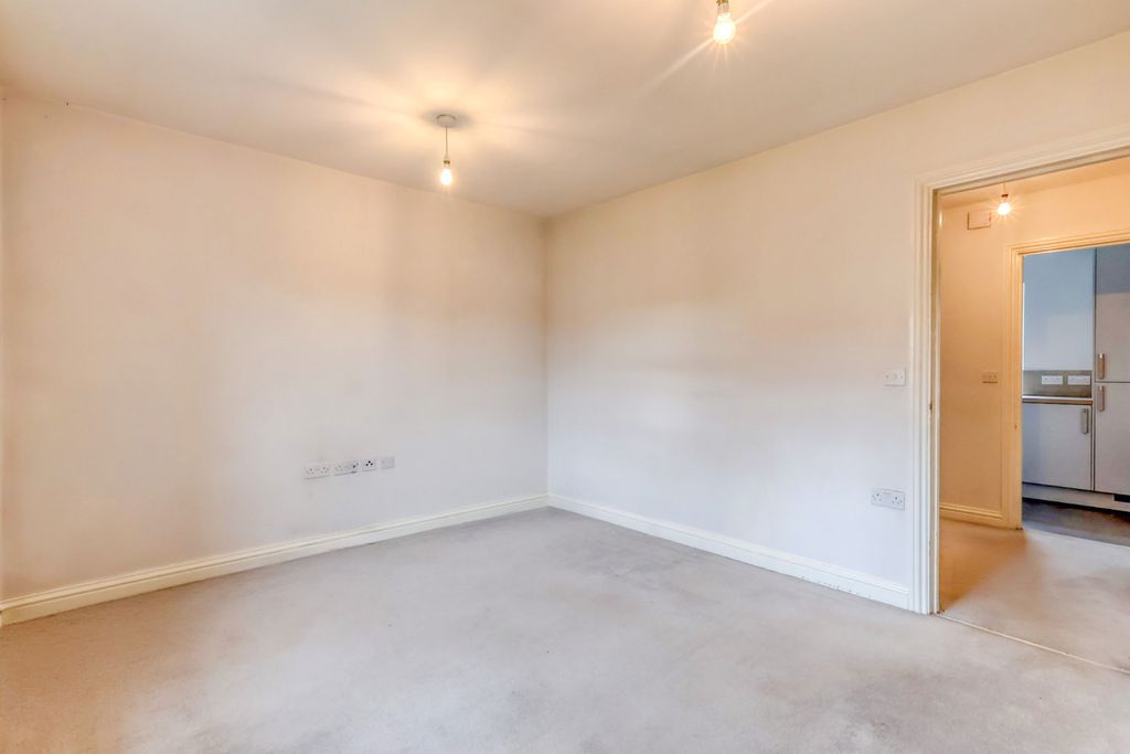 Property photo 2 of 14 Picture No. 33