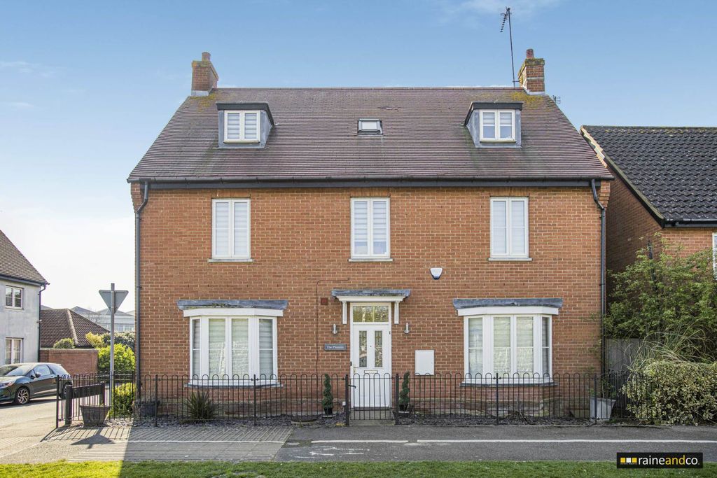 Property photo 1 of 32