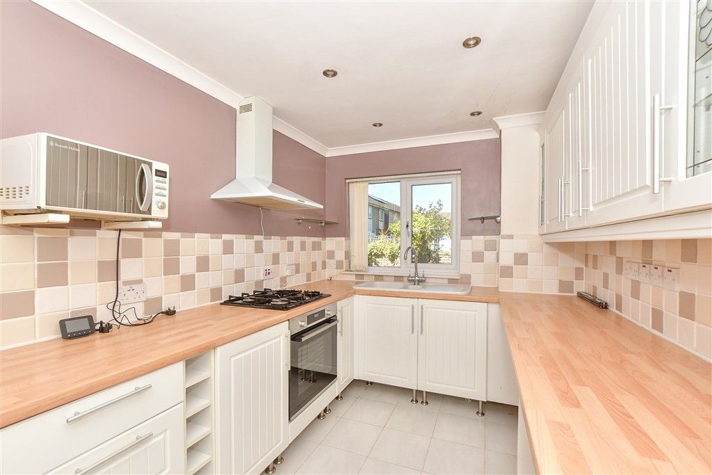 Property photo 3 of 12 Kitchen