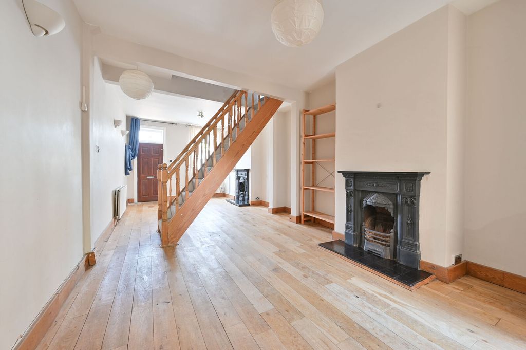 Property photo 3 of 13