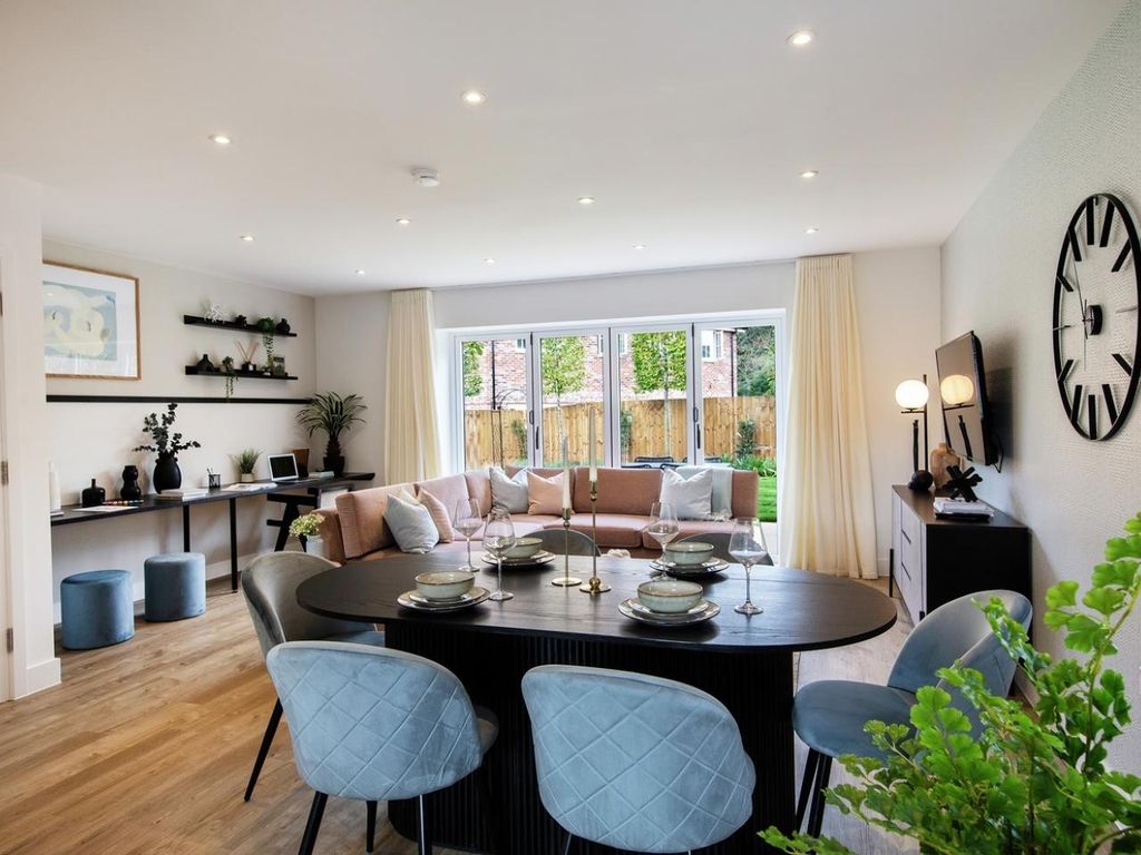 Property photo 3 of 19 The Copthorne, Number 81