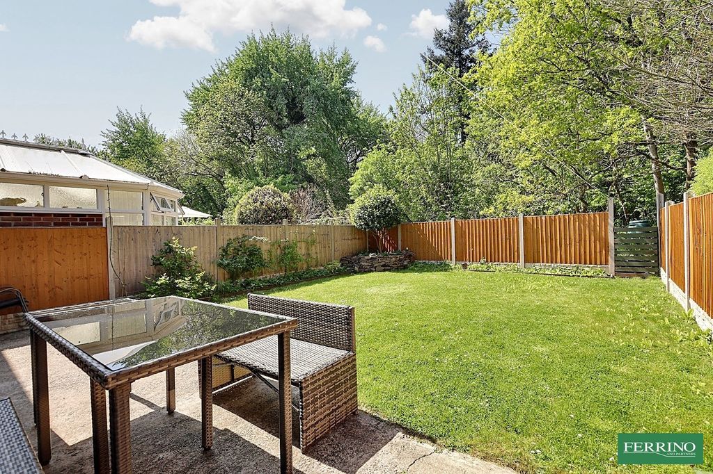 Property photo 2 of 22 Garden