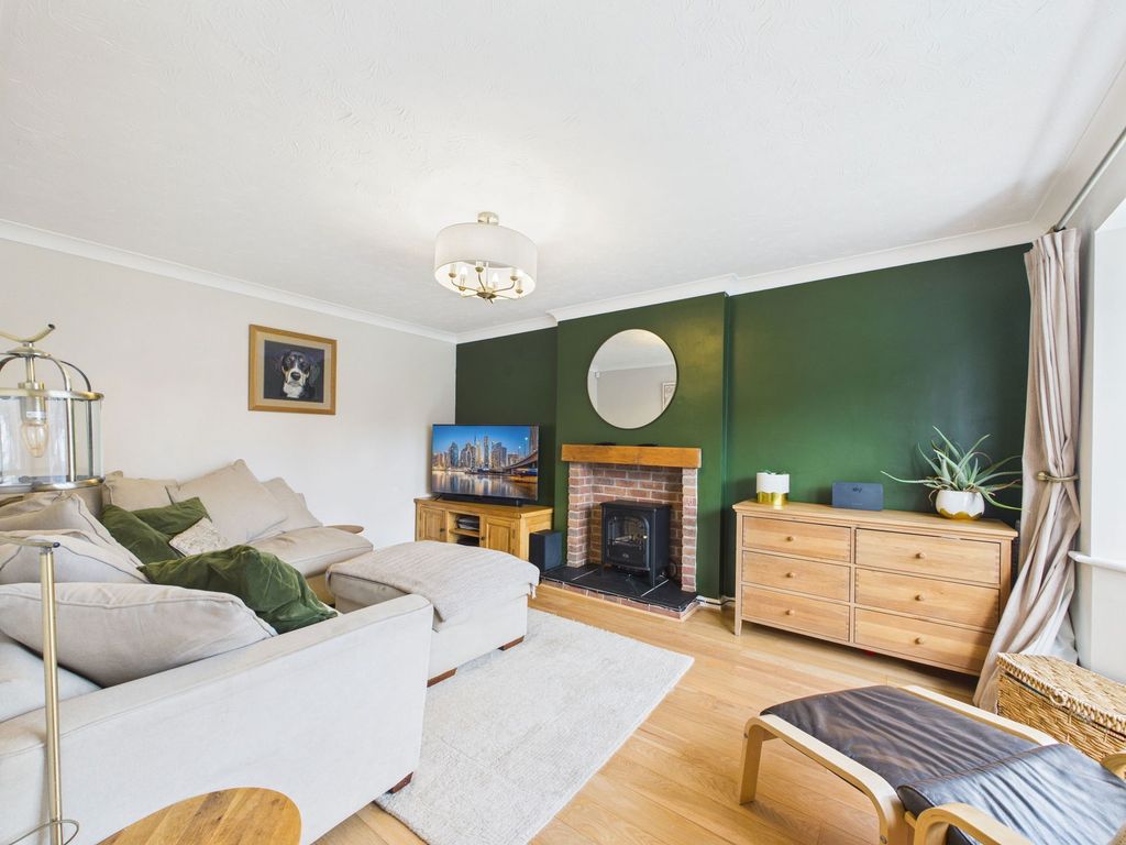 Property photo 2 of 32