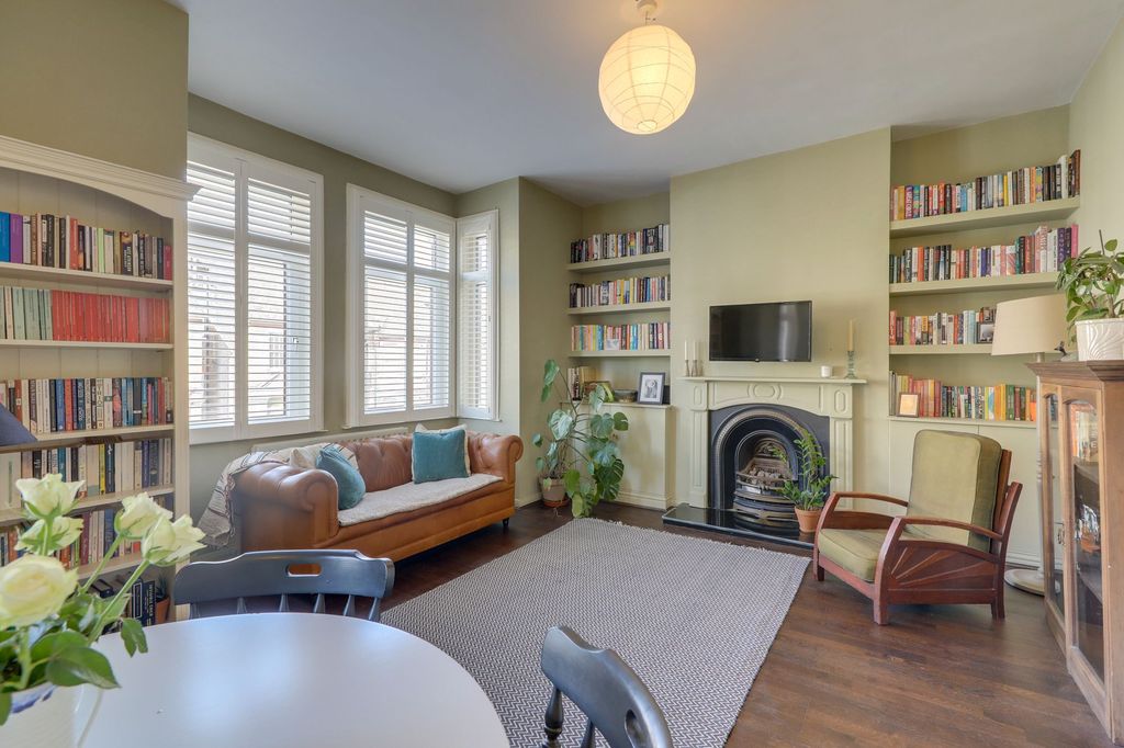 Property photo 3 of 17