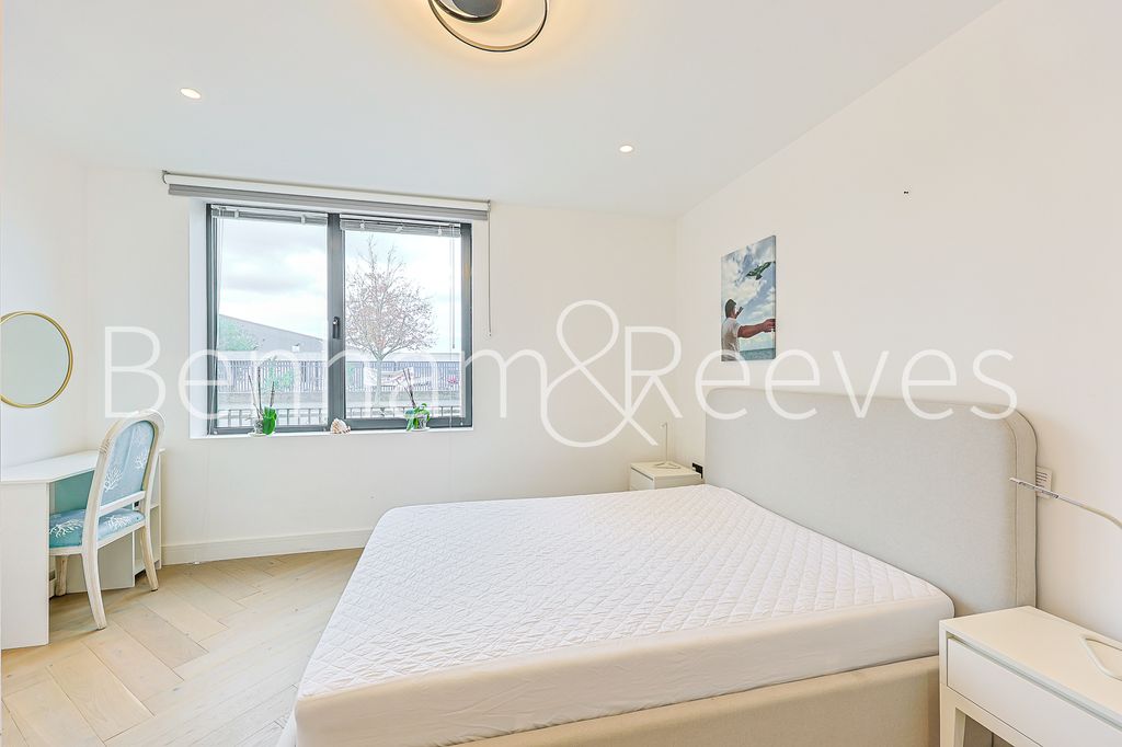 Property photo 3 of 13