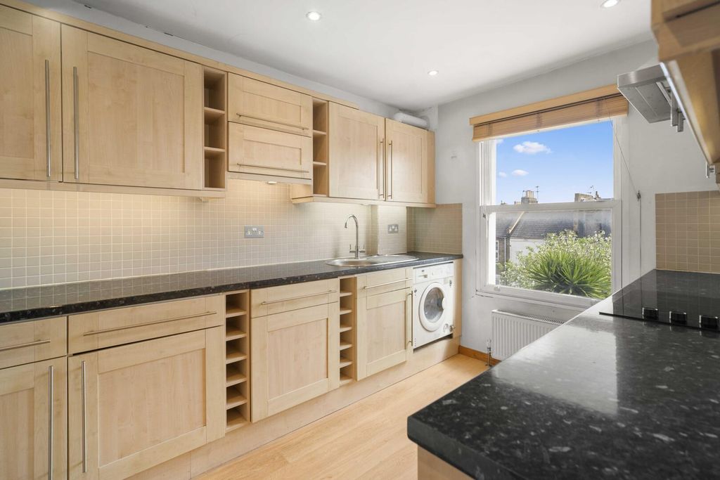 Property photo 2 of 9 Kitchen