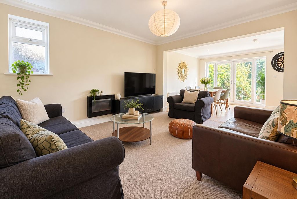 Property photo 2 of 18 Sitting Room.Png