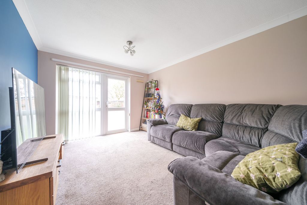 Property photo 2 of 17