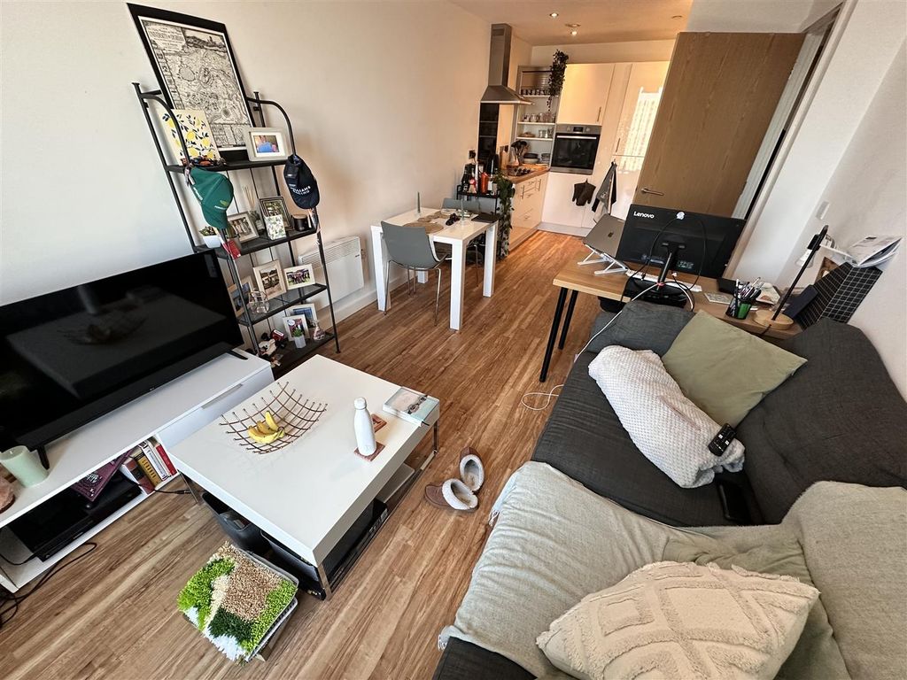 Property photo 3 of 8