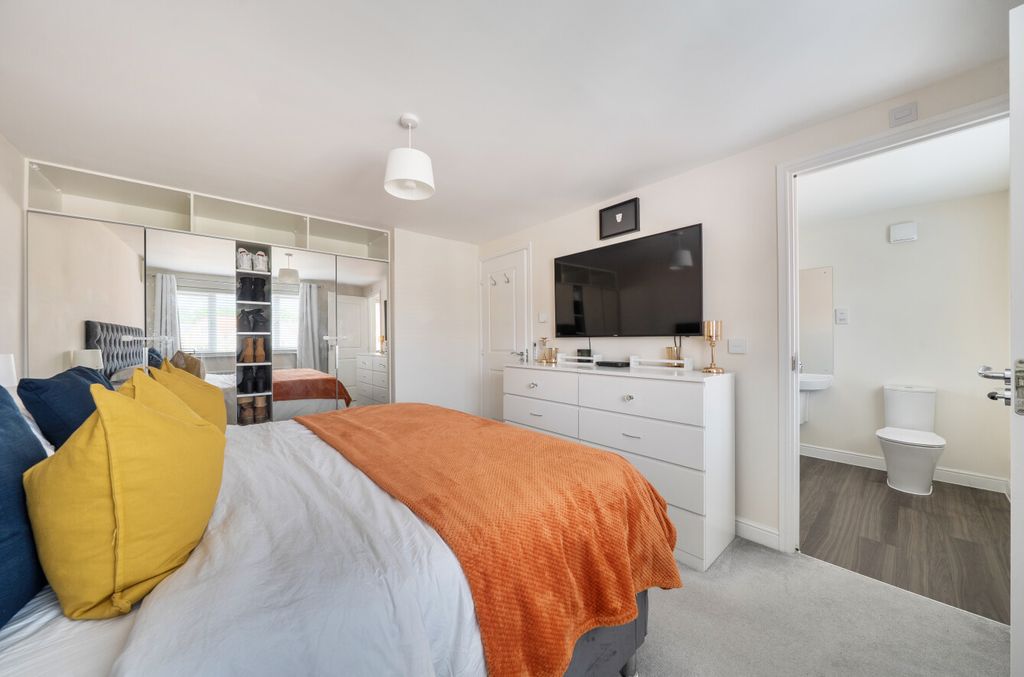 Additional image 4 of 4 bed semi-detached house for saleGalton Way, Warfield, Bracknell, Berkshire RG42
