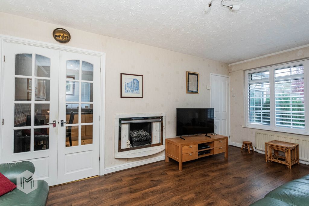 Property photo 2 of 22 Picture No. 12