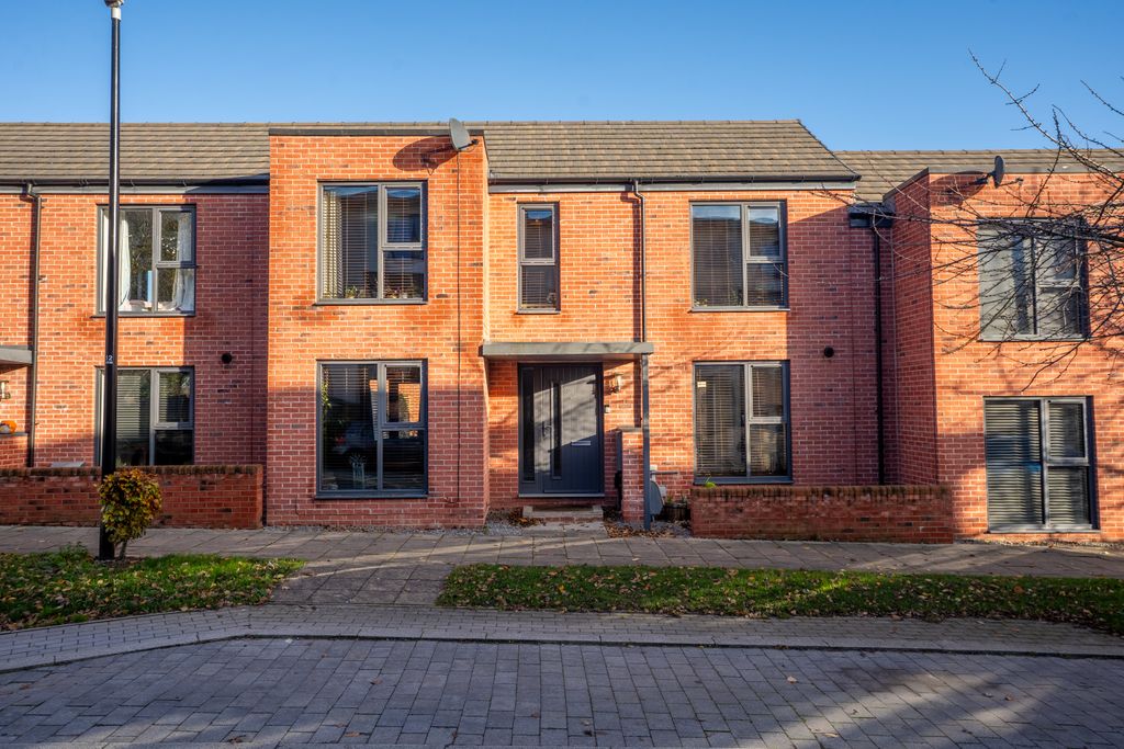 Property photo 1 of 35 22Haighmoorway1