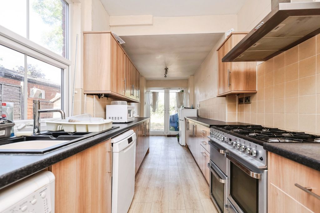 Property photo 2 of 16 Kitchen