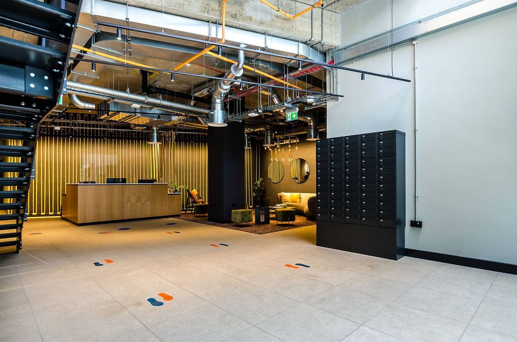 Property photo 2 of 25