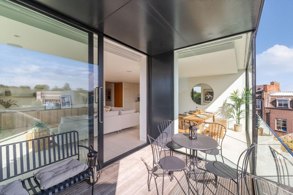 Property photo 2 of 13 Image