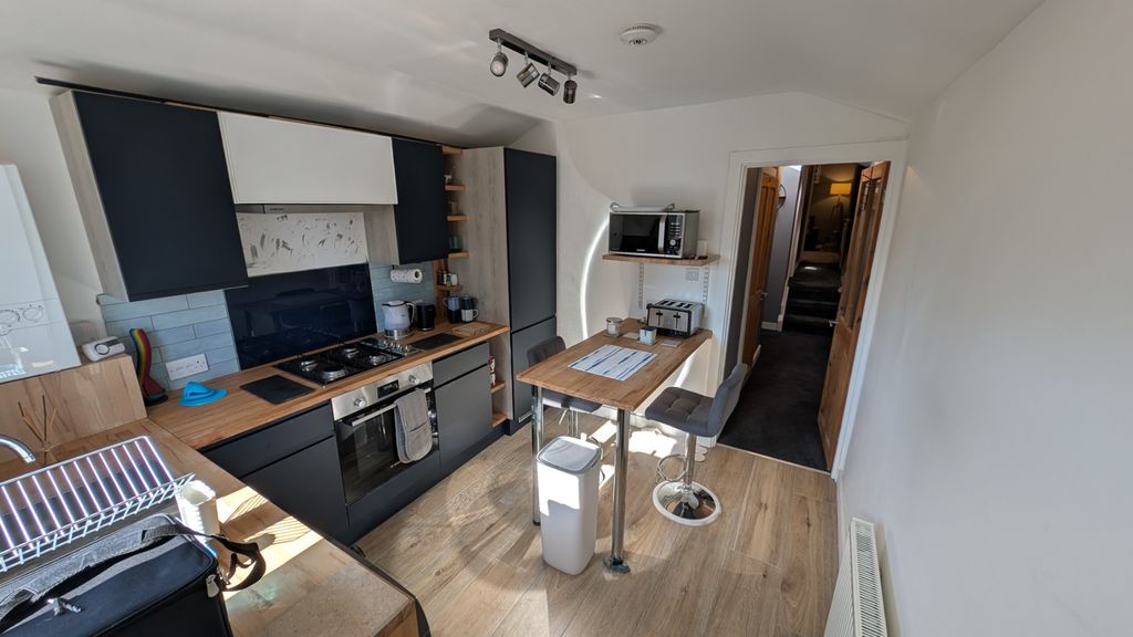 Property photo 3 of 13 4426443