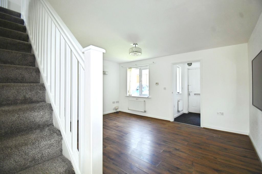 Property photo 2 of 21