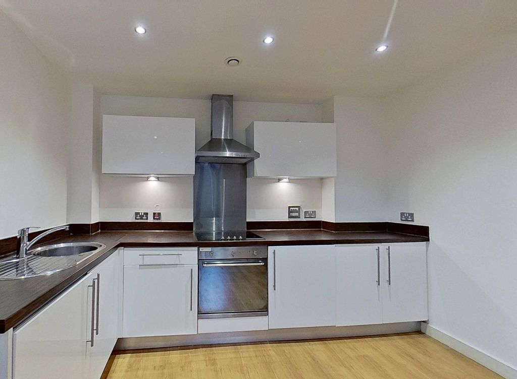 Property photo 2 of 19 Kitchen