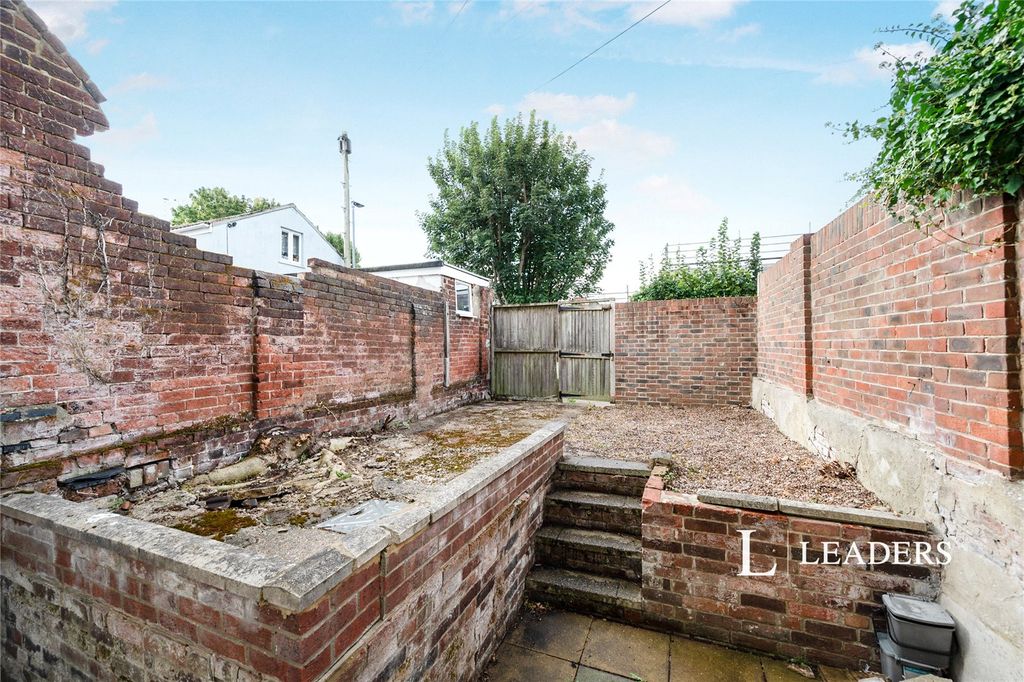 Property photo 3 of 11 Picture No. 13