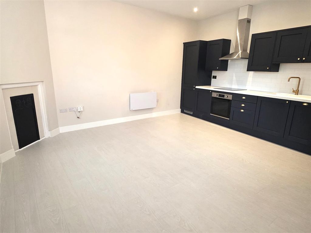 Property photo 1 of 7 Open Plan Living