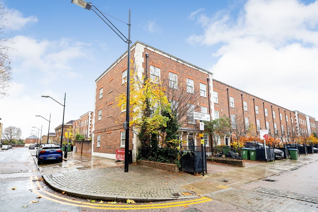 Property photo 2 of 3 1 Hastings Street, Woolwich, Londonâ Se18 6Sy