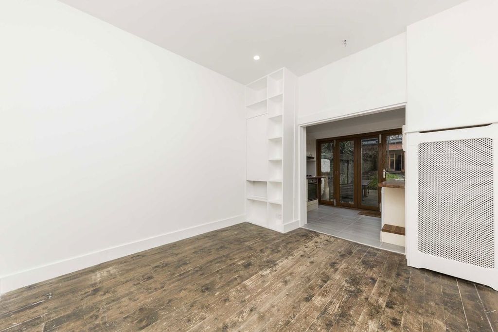 Property photo 2 of 7