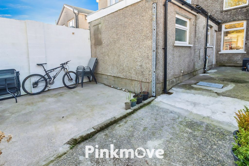 Property photo 2 of 21