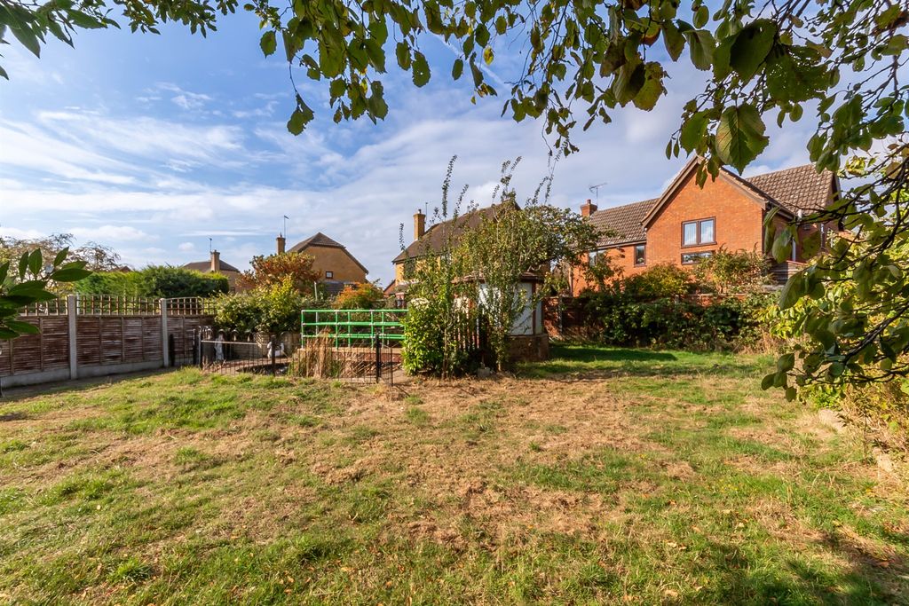 Property photo 2 of 20 Rear Garden