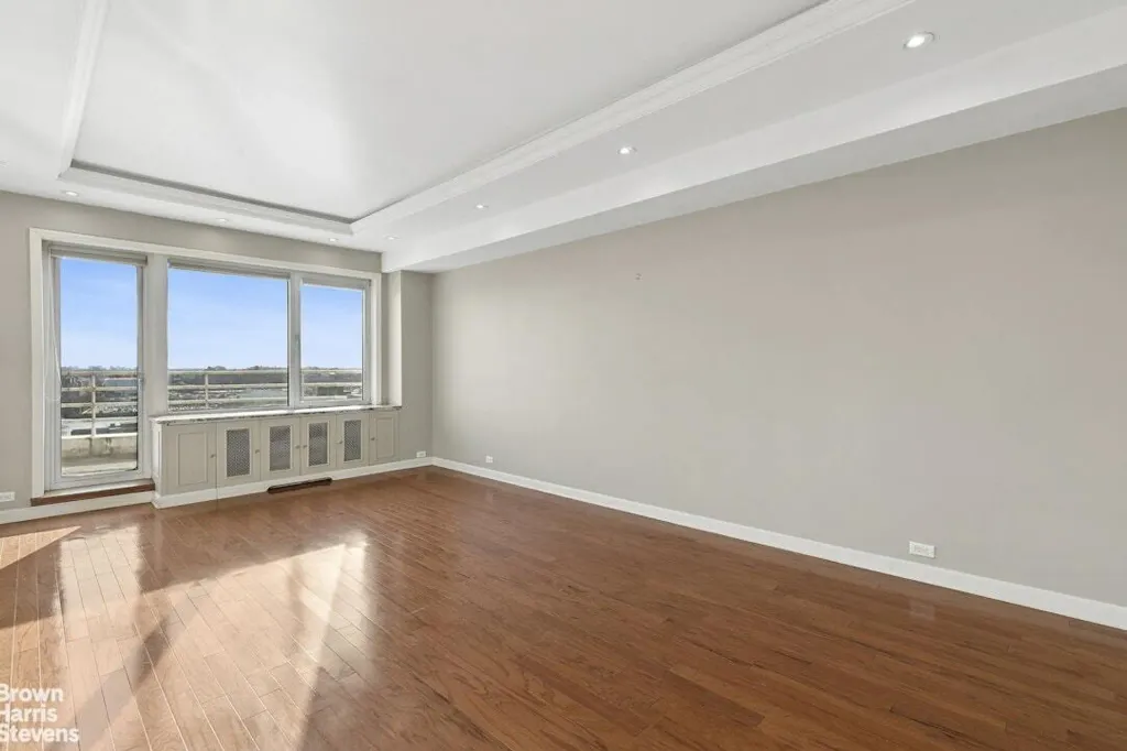 Property photo 3 of 18 <Alttext/>