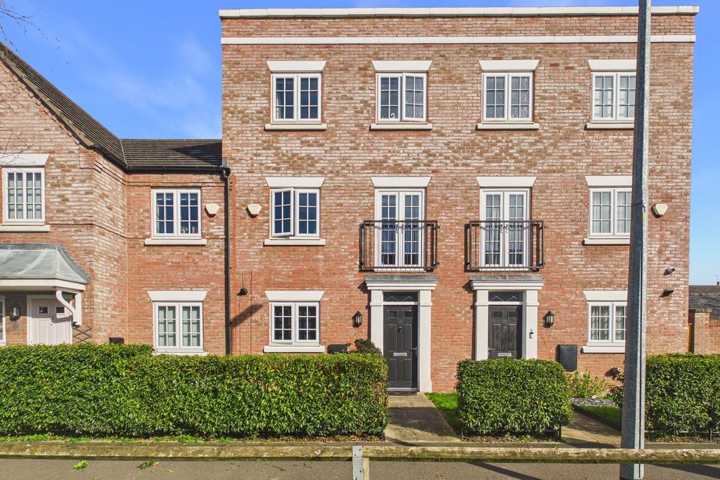 Property photo 1 of 17 Front External