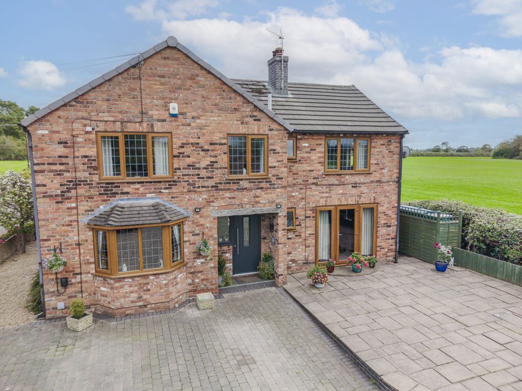 Property photo 3 of 45 112Broadlane-1
